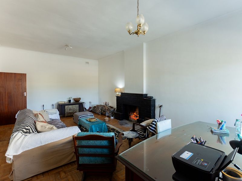 Charming 3-Bedroom Home with Scenic River Views - Photo 8