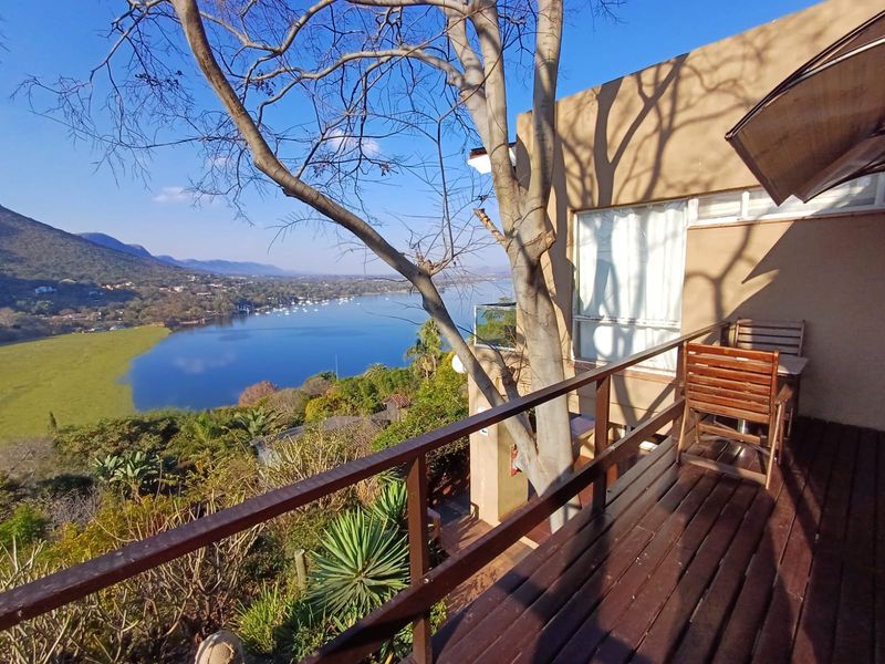 Charming 7 Bedroom Residence - Photo 10