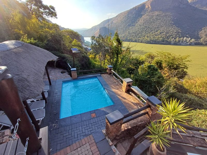 Charming 7 Bedroom Residence - Photo 6