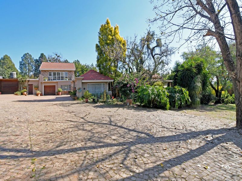 2,2-hectare equestrian property with spacious home and endless potential - Photo 2