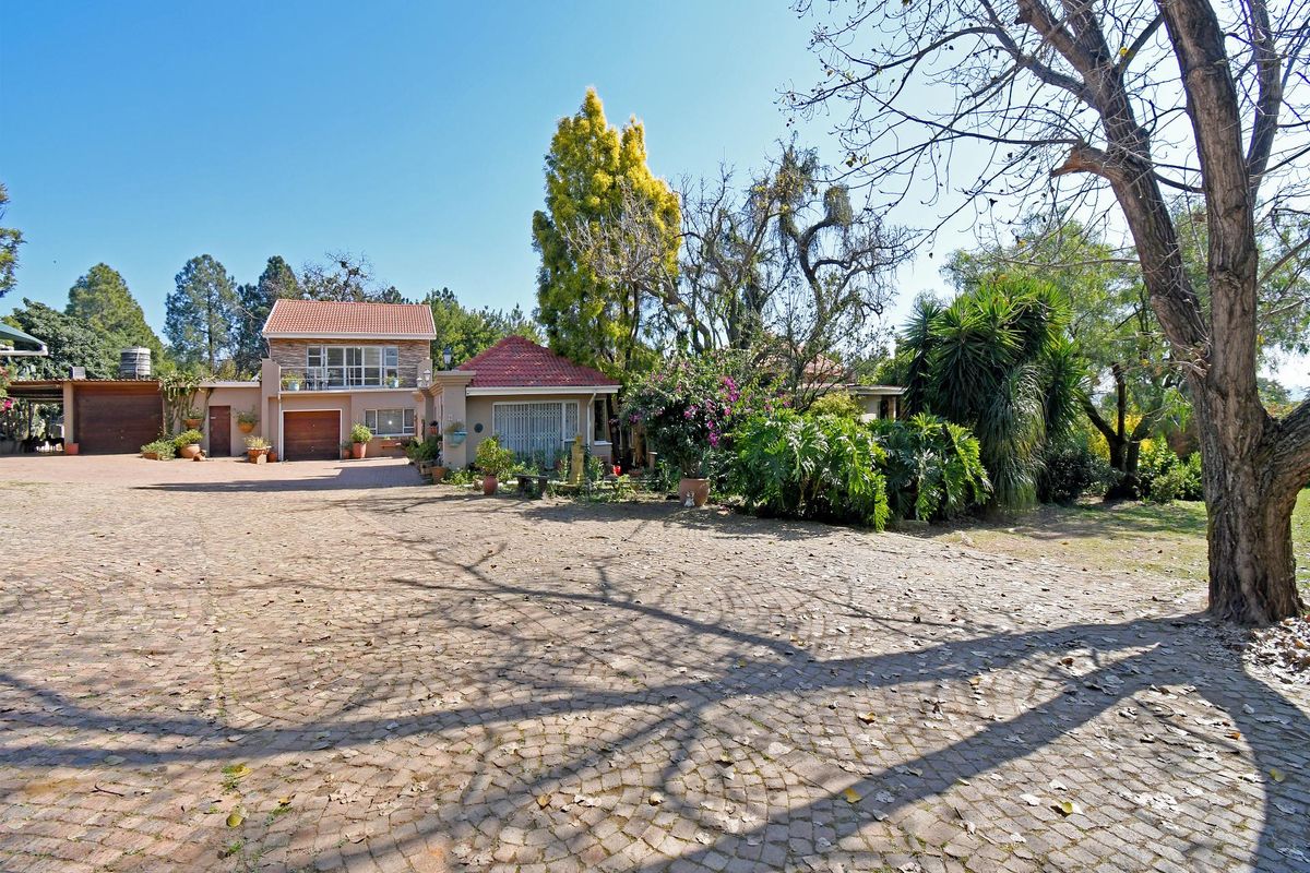 2,2-hectare equestrian property with spacious home and endless potential - Photo 2