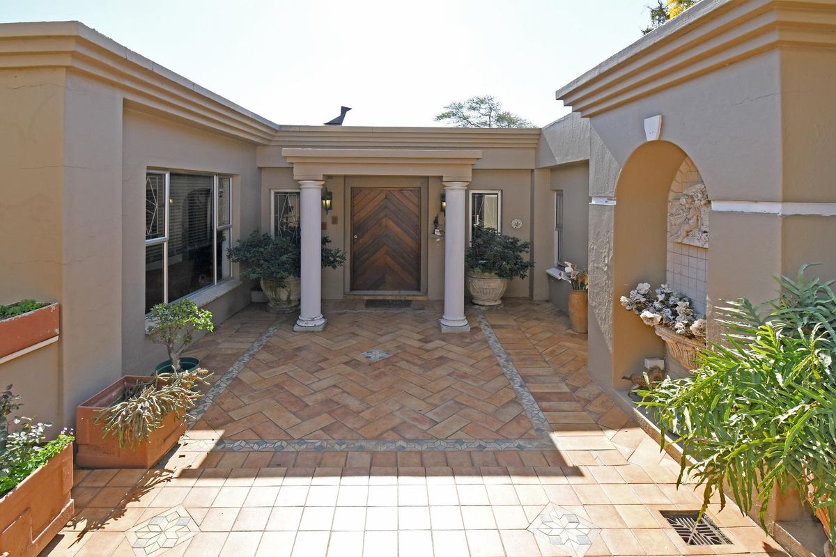 2,2-hectare equestrian property with spacious home and endless potential - Photo 3