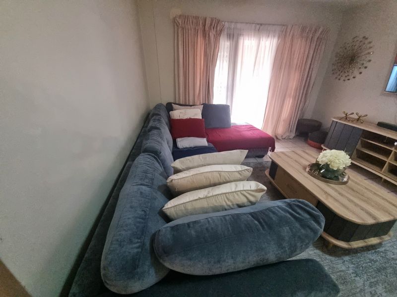 Charming 2-Bedroom Apartment in the Heart of Waterval East, Rustenburg - Photo 10