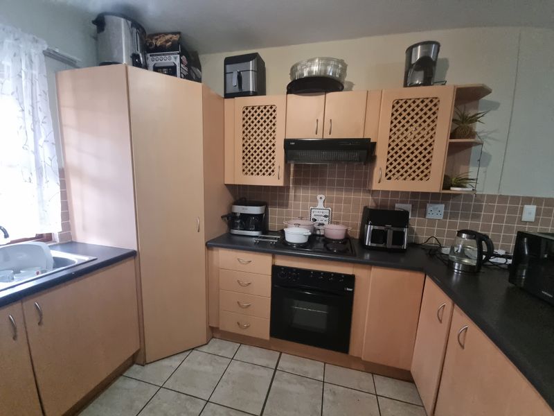 Charming 2-Bedroom Apartment in the Heart of Waterval East, Rustenburg - Photo 6