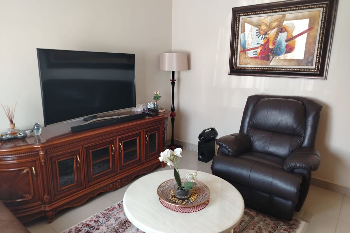 Charming 3-bedroom house in Waterval East, Rustenburg—perfect for family living and cozy gatherings - Photo 4