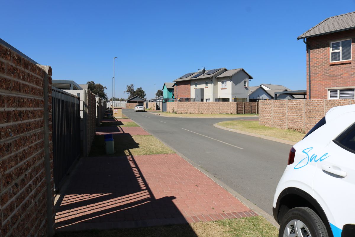 New Development a stone throw away from Parkdene Shopping Centre - Photo 4