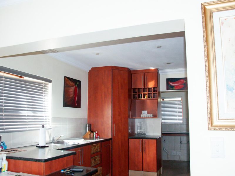 A Real Family Home!! - Photo 3