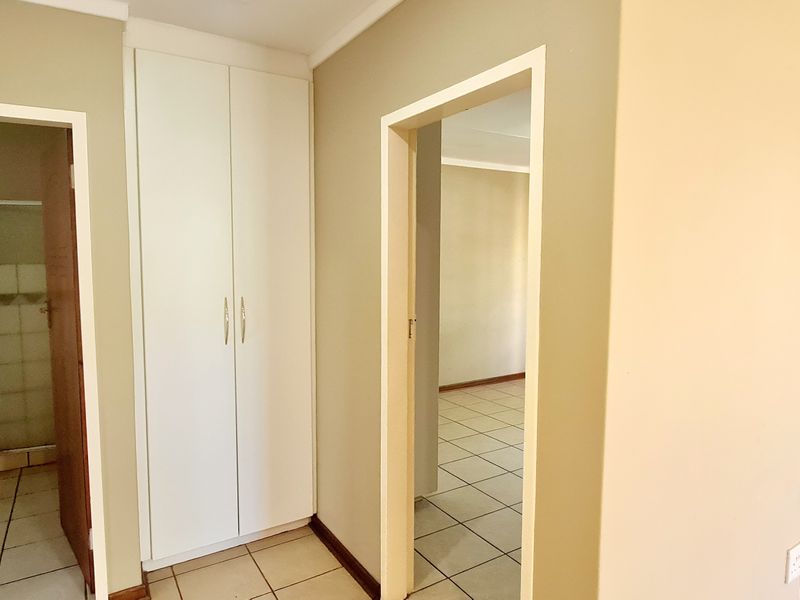 Two Bedroom Flat to rent in CBD, Louis Trichardt - Photo 5
