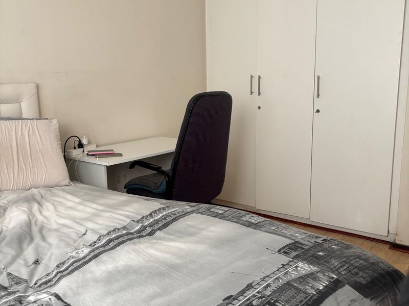 Neat 1-Bedroom Garden Apartment in Secure Complex - Photo 8