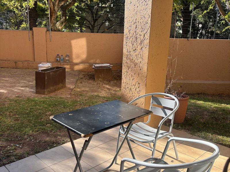 Neat 1-Bedroom Garden Apartment in Secure Complex - Photo 10