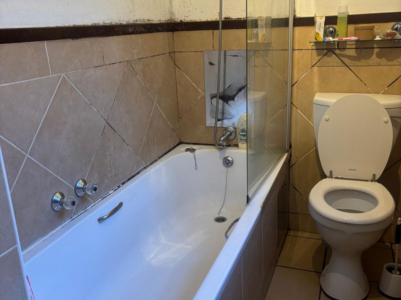 Neat 1-Bedroom Garden Apartment in Secure Complex - Photo 9