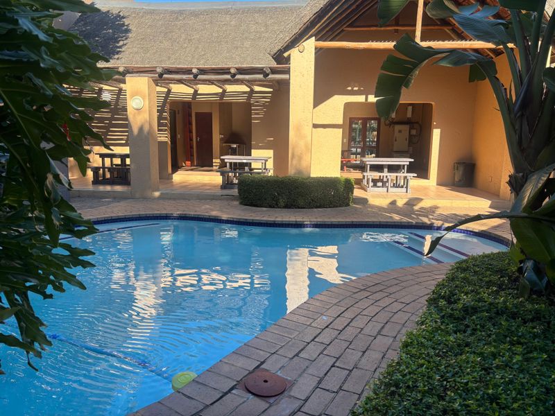 1 Bedroom First-Floor Apartment in Secure Estate - Photo 10