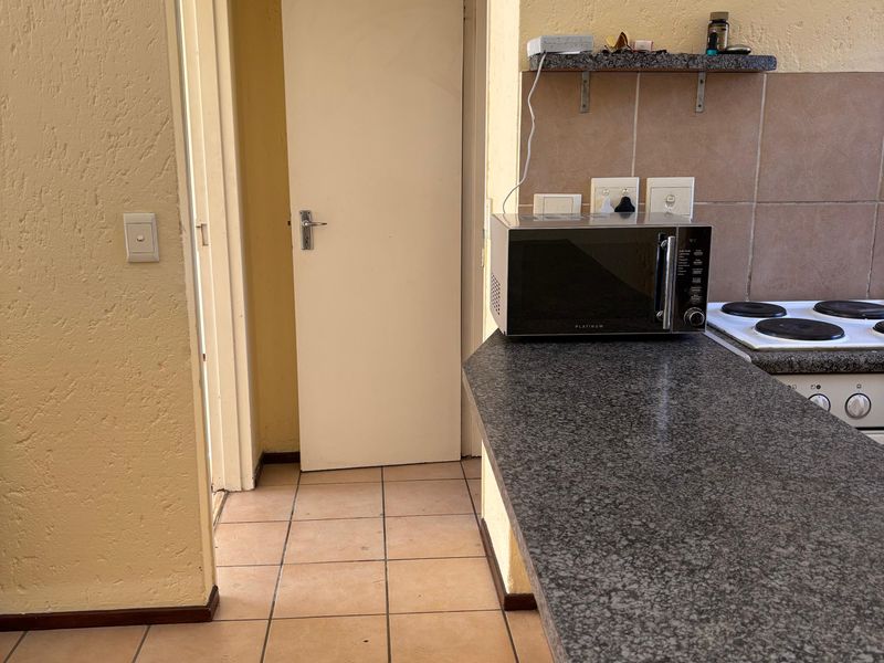 1 Bedroom First-Floor Apartment in Secure Estate - Photo 4