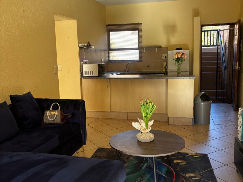 1 Bedroom First-Floor Apartment in Secure Estate - Photo 3