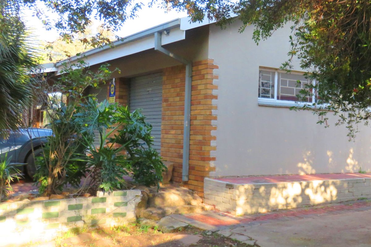 Designed with Space in mind, a family home in Deneysville, Vaal Dam - Photo 2