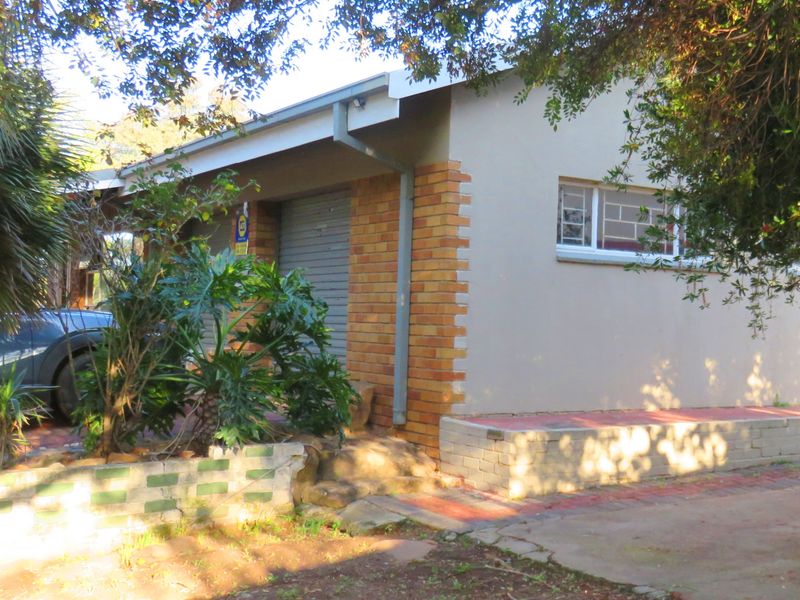 Designed with Space in mind, a family home in Deneysville, Vaal Dam - Photo 2