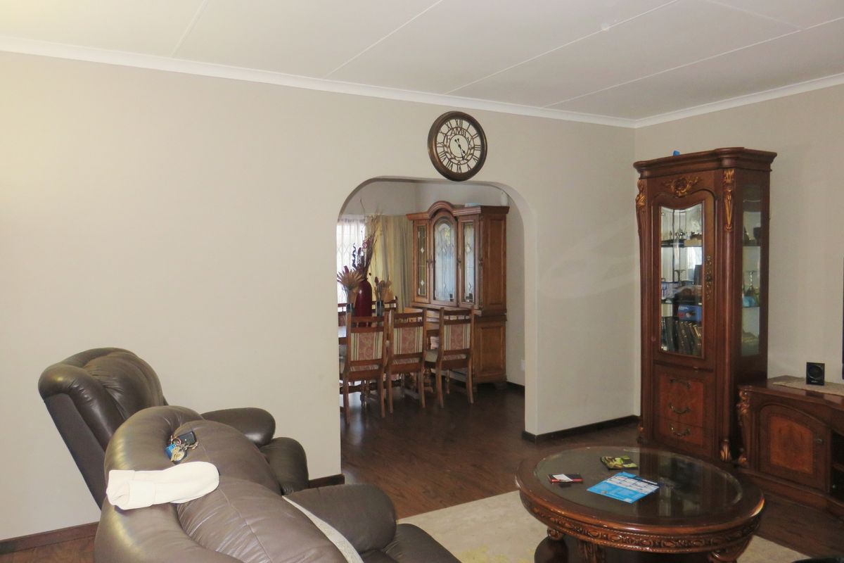 Designed with Space in mind, a family home in Deneysville, Vaal Dam - Photo 5