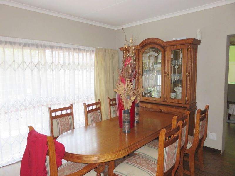 Designed with Space in mind, a family home in Deneysville, Vaal Dam - Photo 7