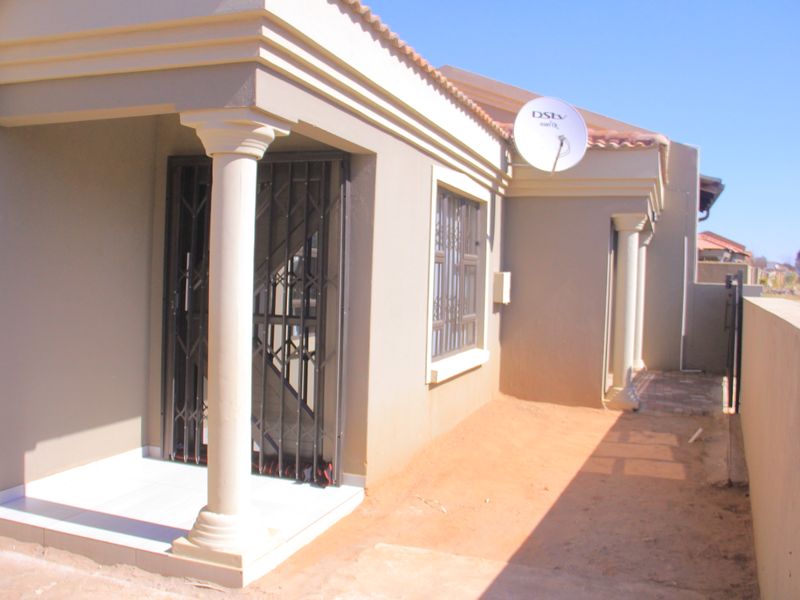 House For Sale In Germiston - Photo 10