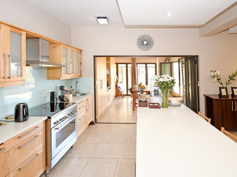 Elevated Elegance: A Serene Family Retreat with Captivating Views in Copperleaf Estate - Photo 3