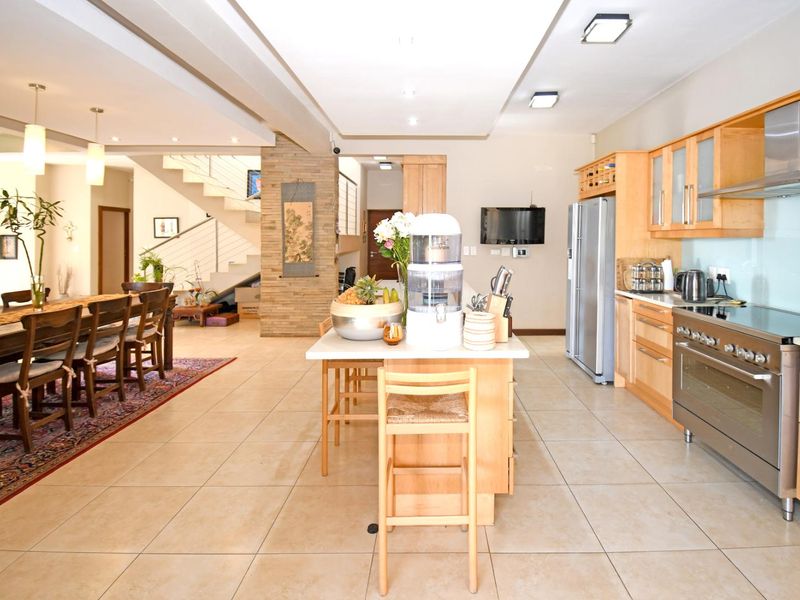 Elevated Elegance: A Serene Family Retreat with Captivating Views in Copperleaf Estate - Photo 9