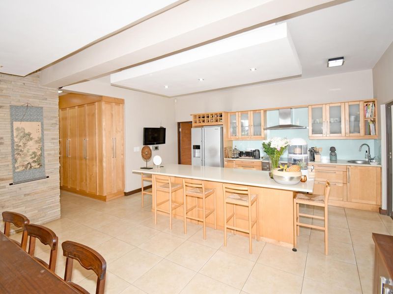 Elevated Elegance: A Serene Family Retreat with Captivating Views in Copperleaf Estate - Photo 6