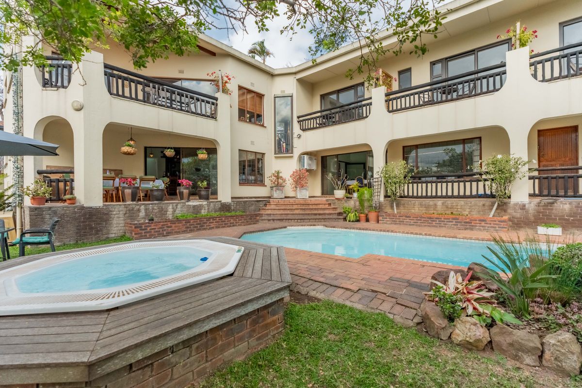 7-Bedroom 10-Bathroom Turnkey Property with Conference and Event Facilities. - Photo 5