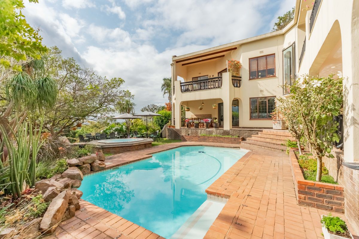 7-Bedroom 10-Bathroom Turnkey Property with Conference and Event Facilities. - Photo 2