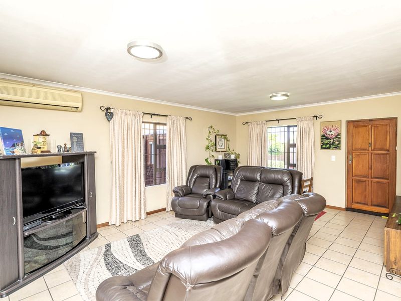 Ideal 3-bedroom home for the young family or if you're thinking of scaling down - Photo 6