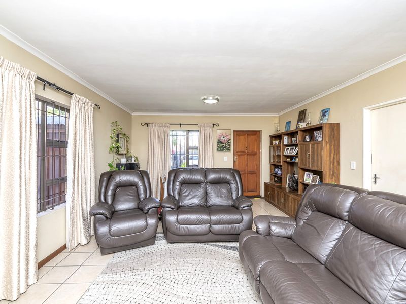 Ideal 3-bedroom home for the young family or if you're thinking of scaling down - Photo 3