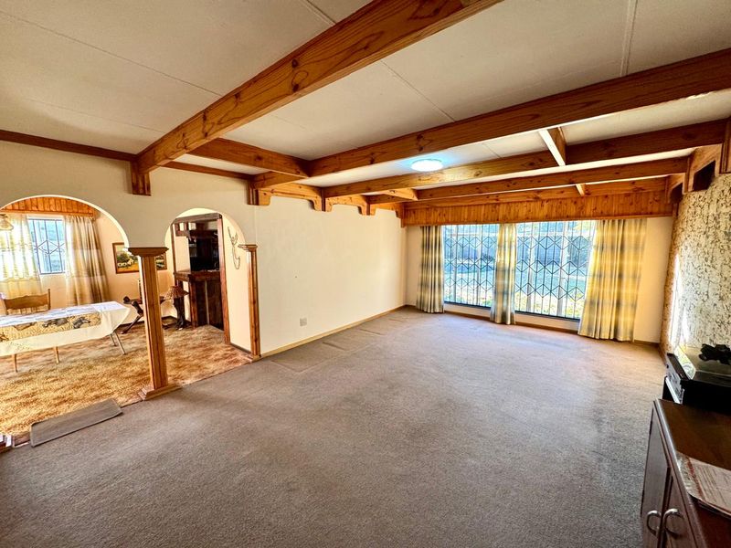 Spacious Family Home For Sale in Prime Area of Secunda - Photo 7