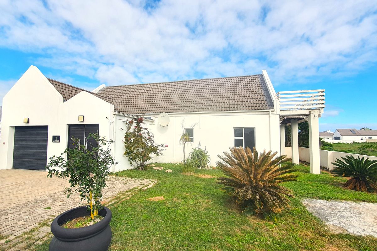 Investment opportunity for holidays, rental income, self catering or your permanent coastal home - Photo 2