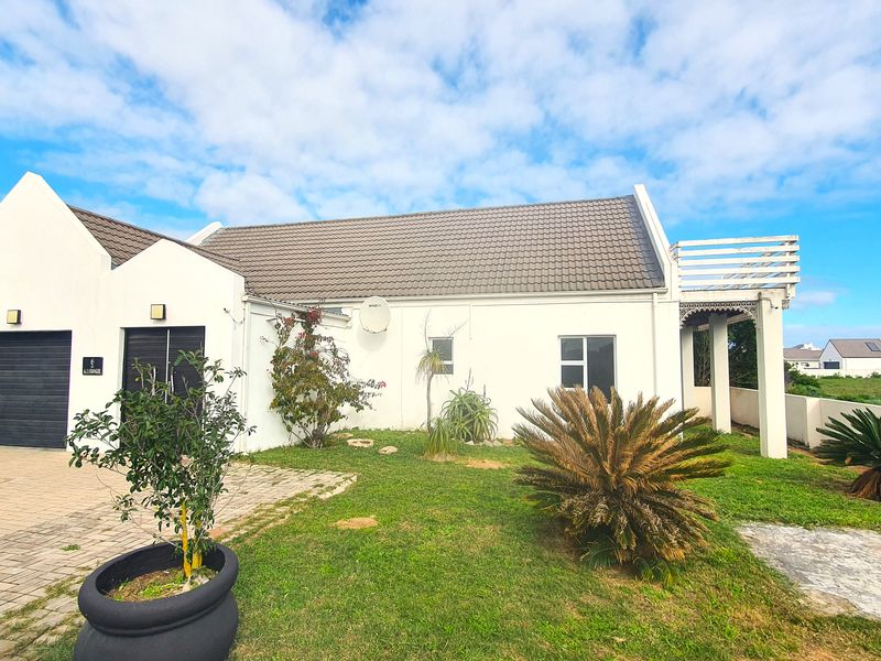 Investment opportunity for holidays, rental income, self catering or your permanent coastal home - Photo 2