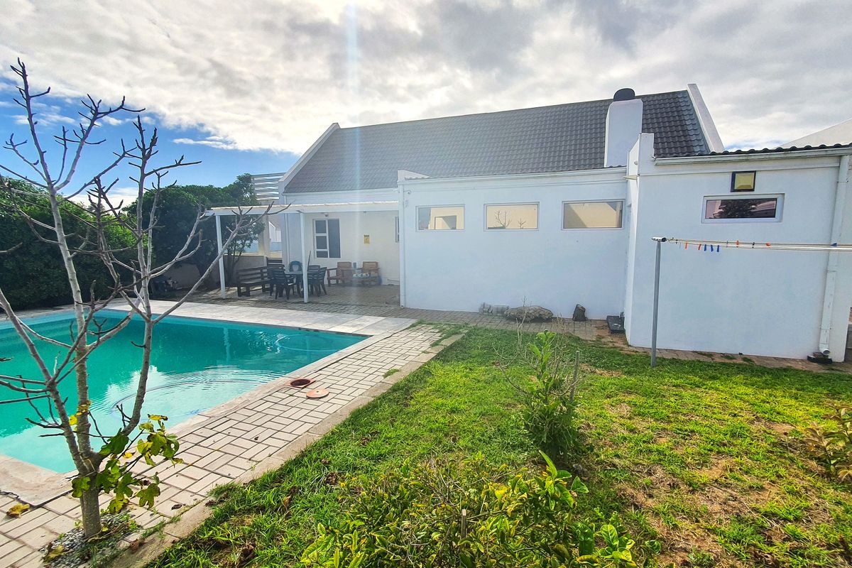 Investment opportunity for holidays, rental income, self catering or your permanent coastal home - Photo 4