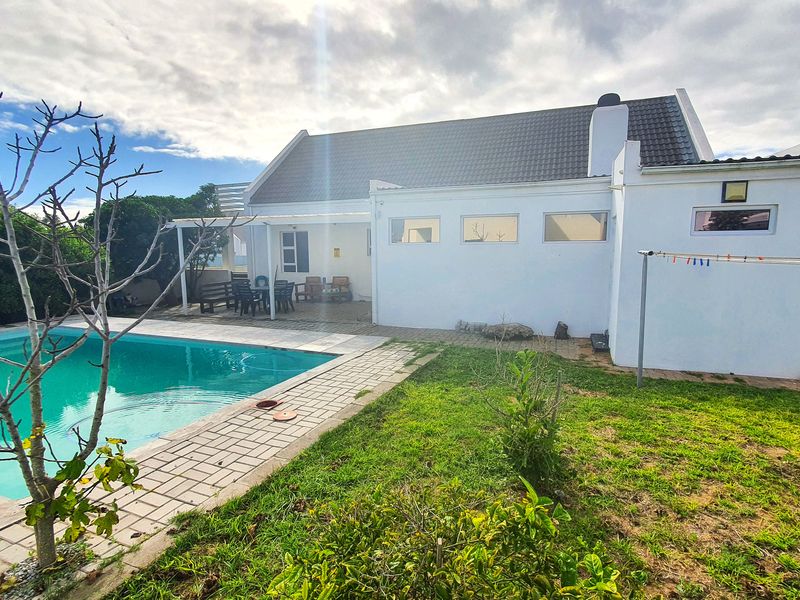 Investment opportunity for holidays, rental income, self catering or your permanent coastal home - Photo 4