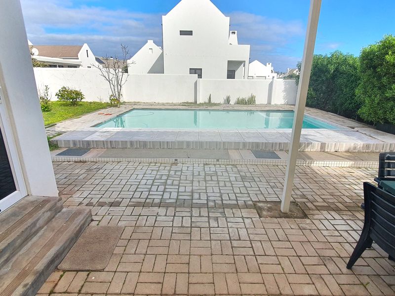 Investment opportunity for holidays, rental income, self catering or your permanent coastal home - Photo 8