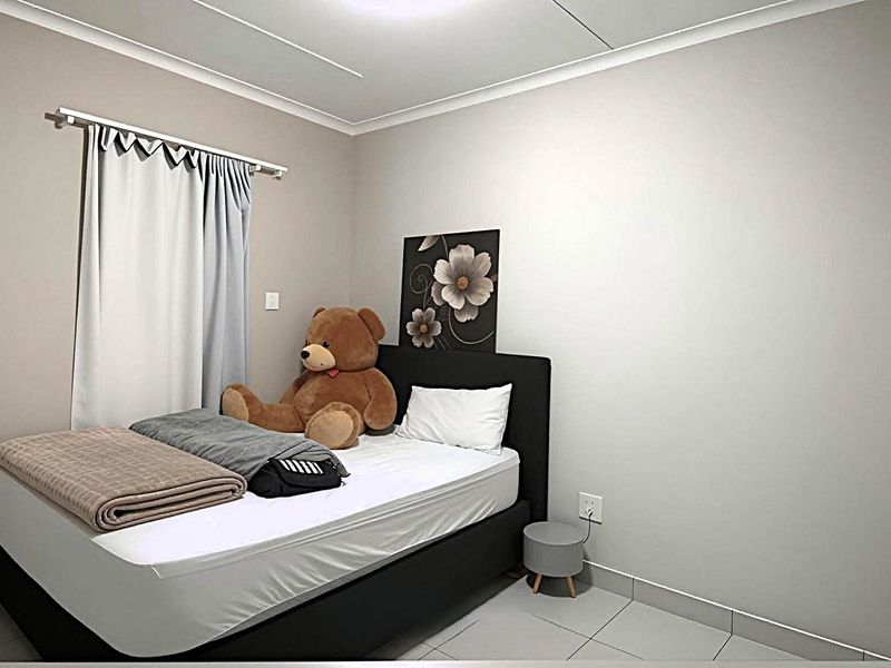 Neat 2-Bedroom Gound floor Apartment for Sale in Oakglen, Belville - Photo 7