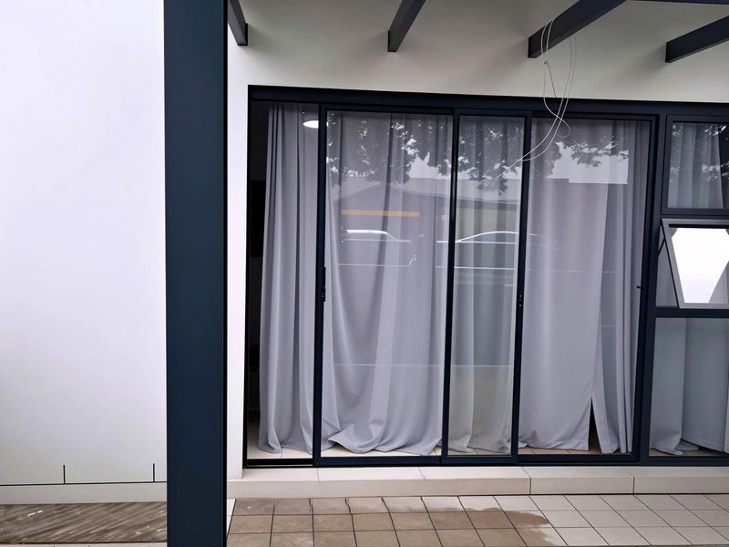 Neat 2-Bedroom Gound floor Apartment for Sale in Oakglen, Belville - Photo 4