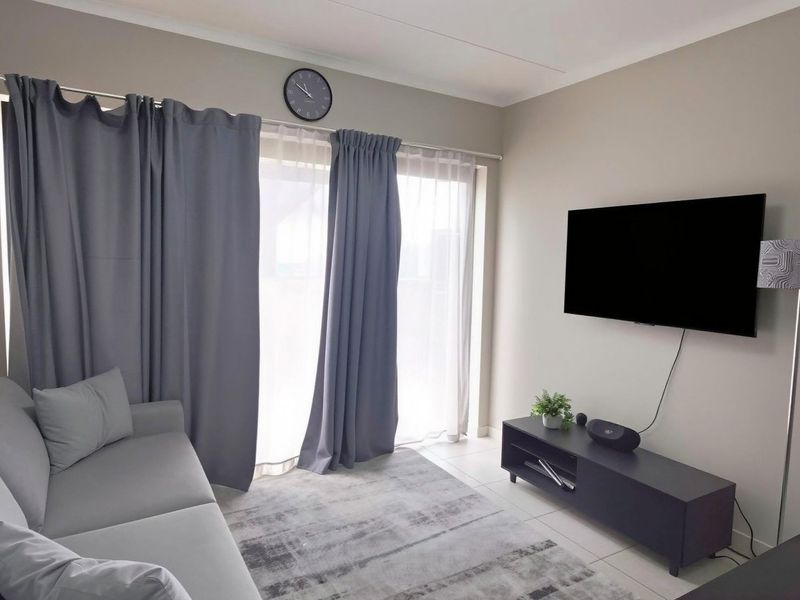 Neat 2-Bedroom Gound floor Apartment for Sale in Oakglen, Belville - Photo 3