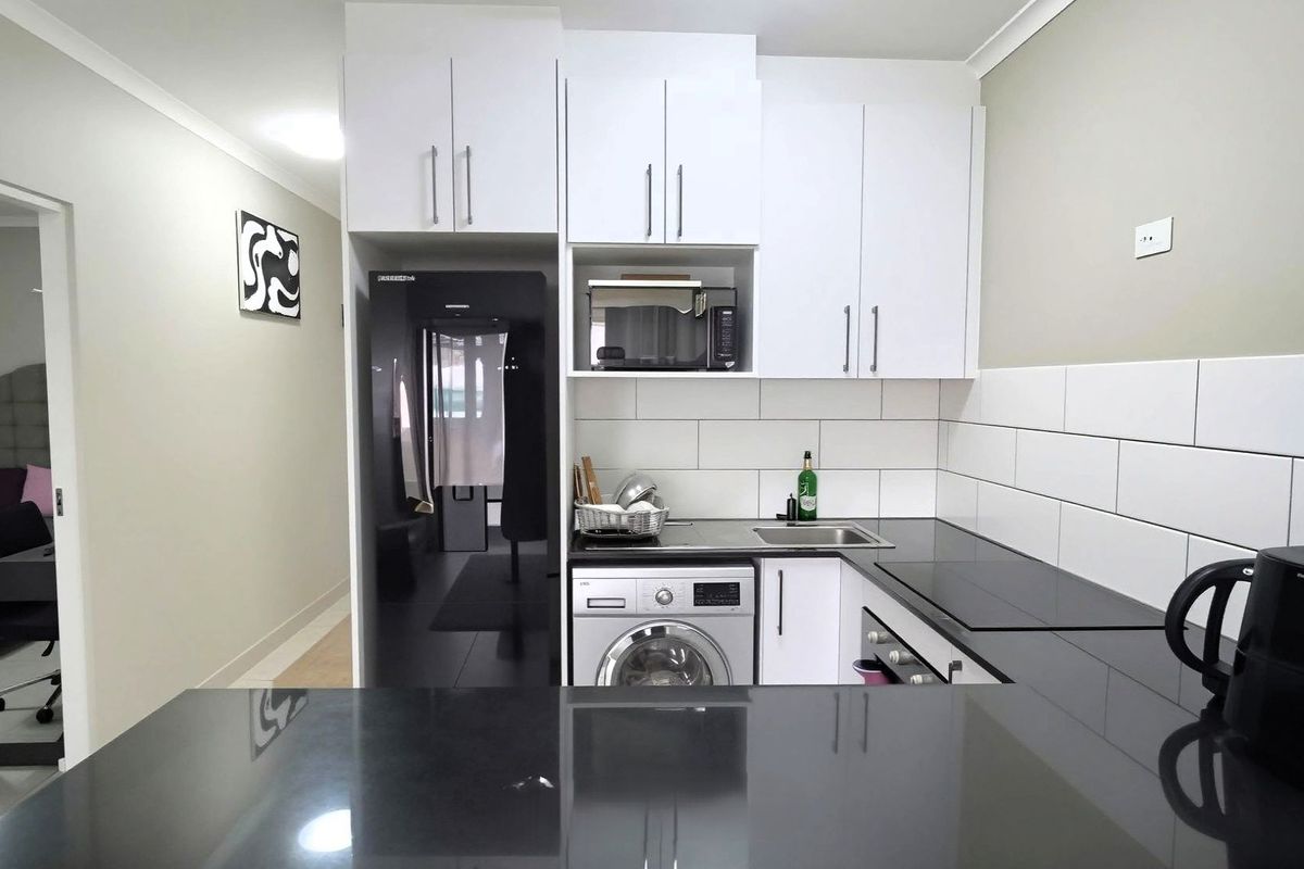 Neat 2-Bedroom Gound floor Apartment for Sale in Oakglen, Belville - Photo 5