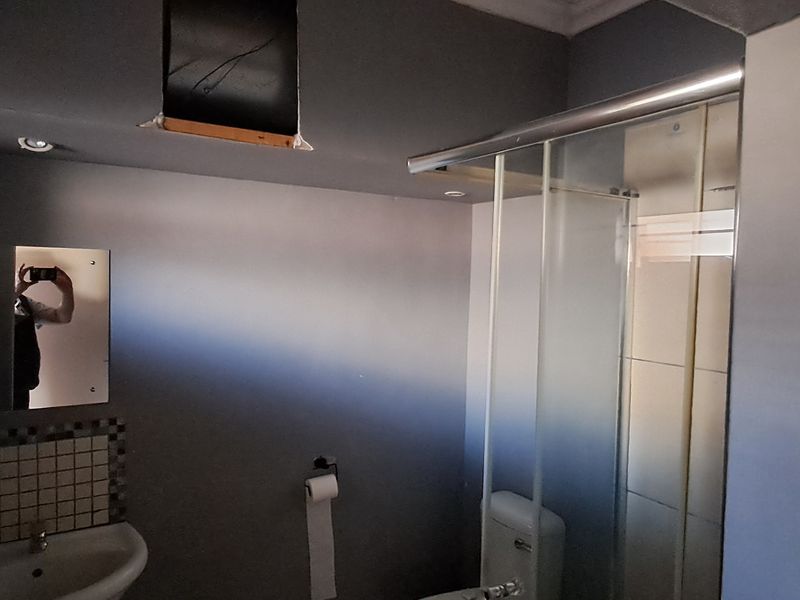 Flat For Sale In Newcastle - Photo 9