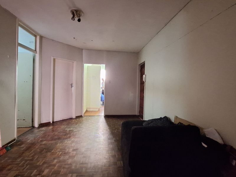 Great Investment Opportunity In Arcadia, Spacious Apartment - Photo 5