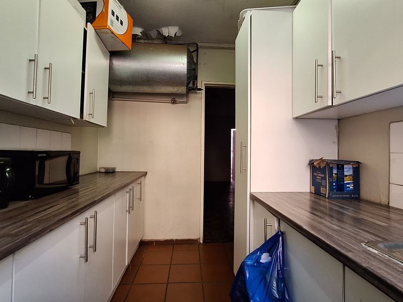 Great Investment Opportunity In Arcadia, Spacious Apartment - Photo 4