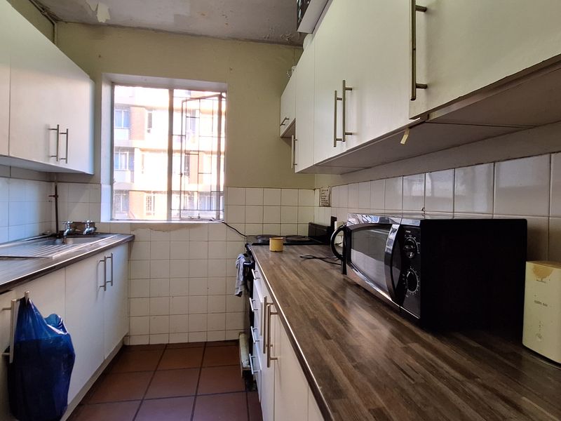 Great Investment Opportunity In Arcadia, Spacious Apartment - Photo 2