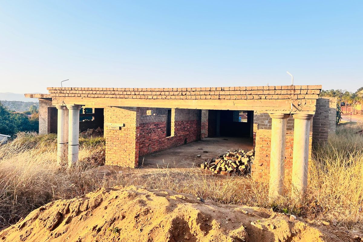 Unfinished Double-Storey Home on Two Spacious Stands – Great Investment Opportunity - Photo 4