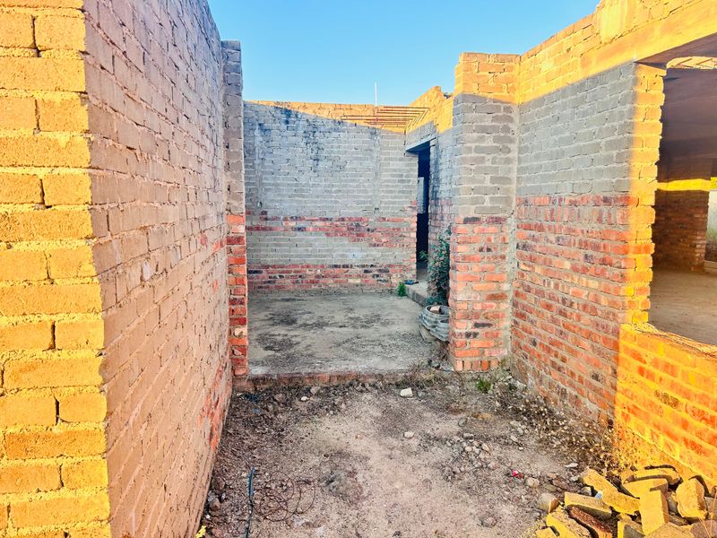 Unfinished Double-Storey Home on Two Spacious Stands – Great Investment Opportunity - Photo 9