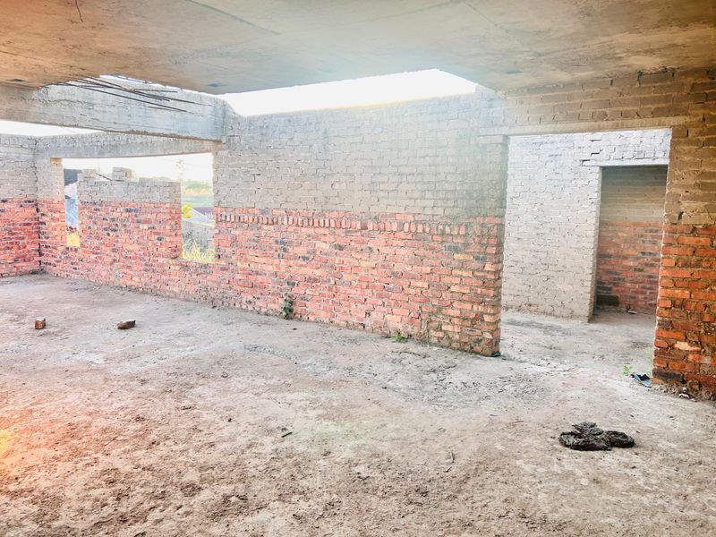 Unfinished Double-Storey Home on Two Spacious Stands – Great Investment Opportunity - Photo 7