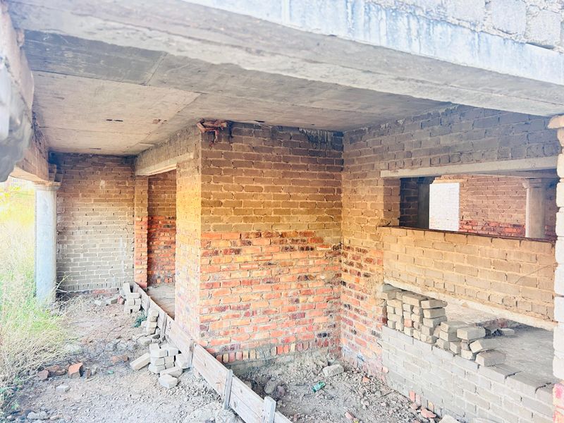 Unfinished Double-Storey Home on Two Spacious Stands – Great Investment Opportunity - Photo 8