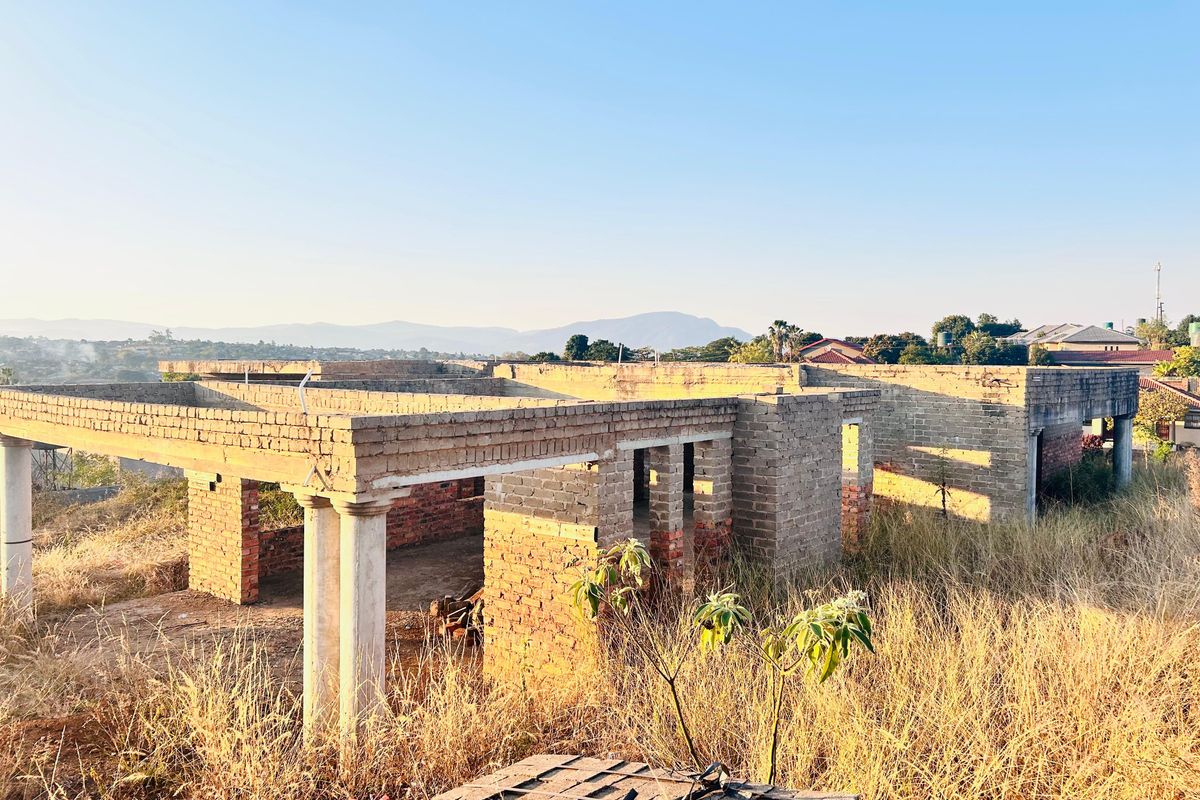 Unfinished Double-Storey Home on Two Spacious Stands – Great Investment Opportunity - Photo 2