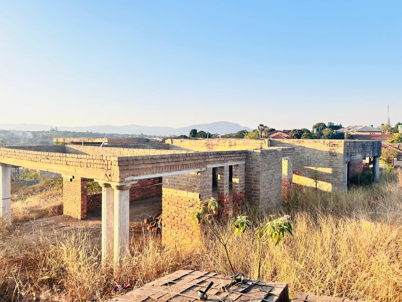 Unfinished Double-Storey Home on Two Spacious Stands – Great Investment Opportunity - Photo 2